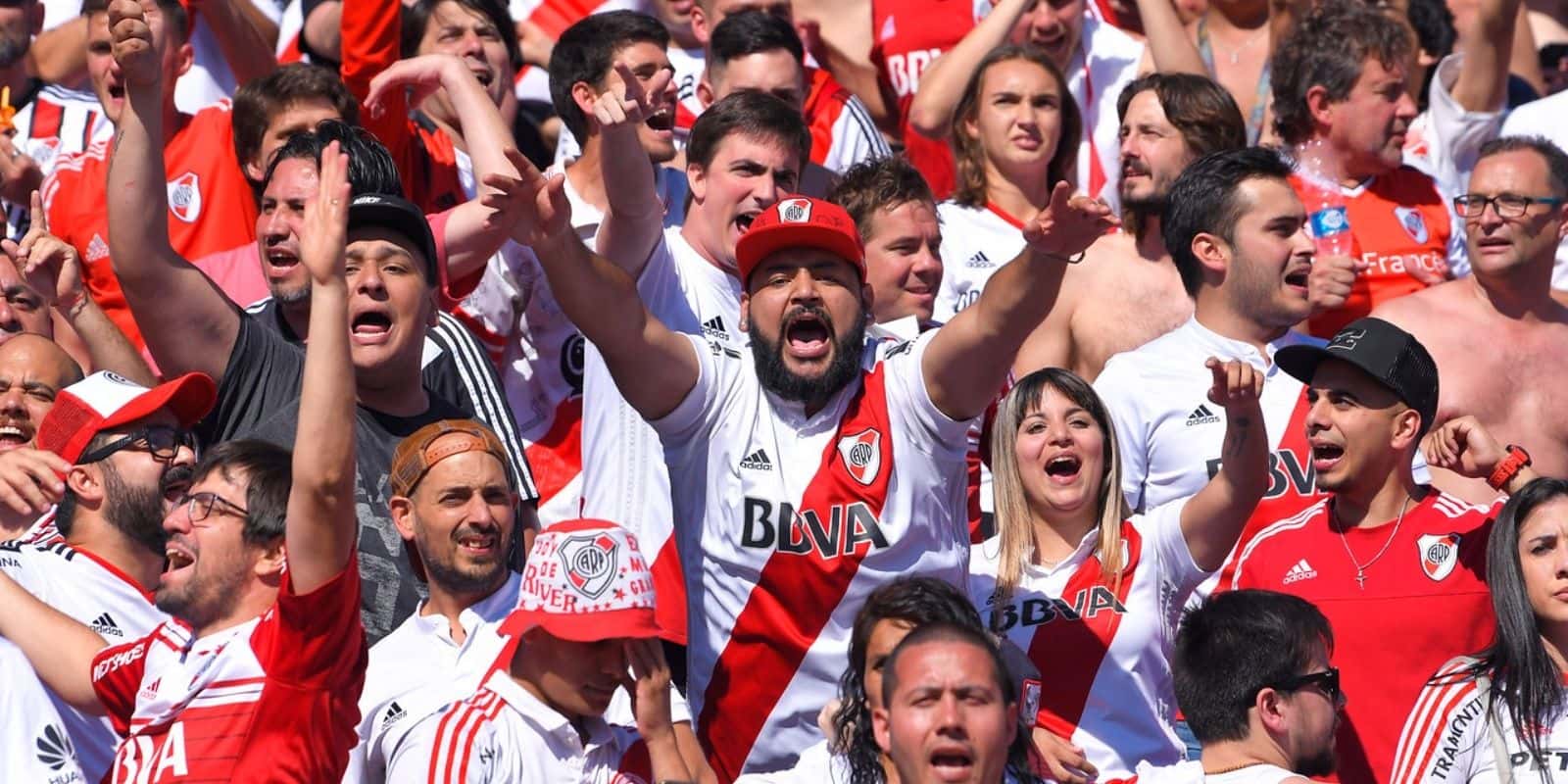 Un ex jugador italiano confesó ser hincha del Millonario y en Núñez festejan ante esa declaración.