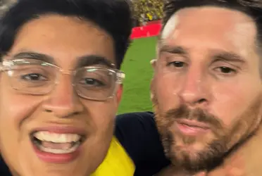 Un hincha del Tri en modo selfie fue corriendo a sacarse una foto con Leo, aunque al capitán de la Selección Argentina no le habría gustado demasiado la forma en la que se acercó. 
