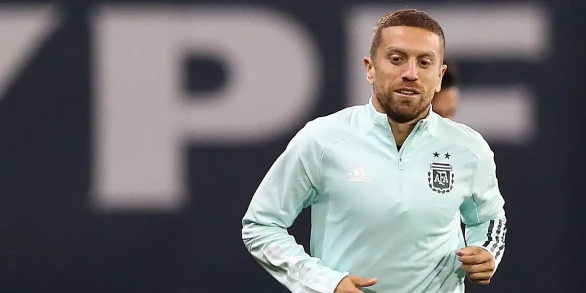 Una de las ausencias más notorias en los partidos de la Selección de Fútbol de Argentina fue Alejandro Darío Gómez, quien no jugó ni un solo minuto, pero hoy ganó un premio.