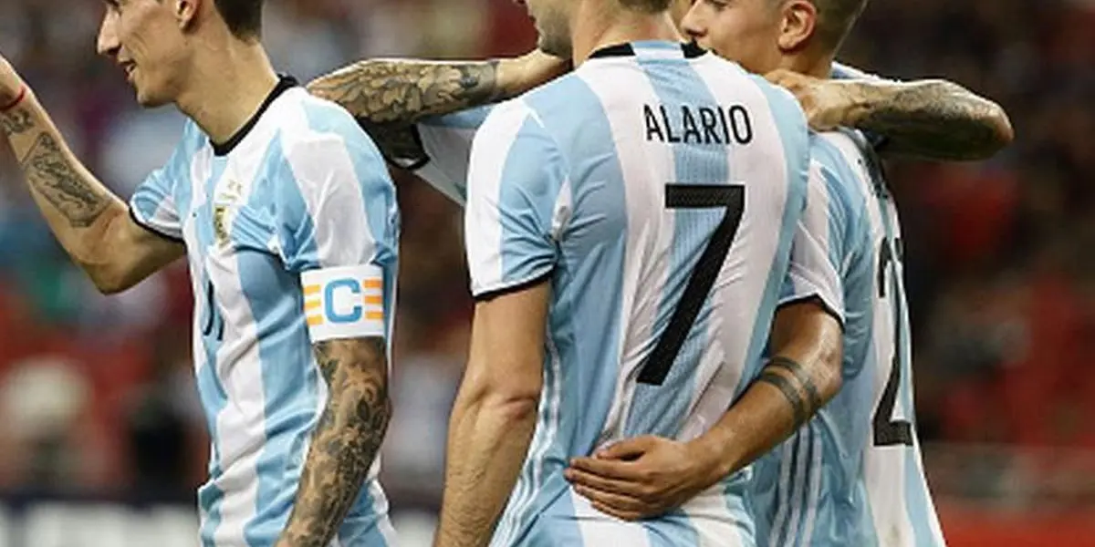 Uno de los delanteros convocados por Lionel Scaloni pasa por un momento brillante, y deja en dudas la titularidad de Lautaro Martínez en la Selección de Fútbol de Argentina.