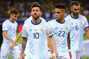 Uno de los fijos titulares de Lionel Scaloni sigue desentonando en la Selección de Fútbol de Argentina.