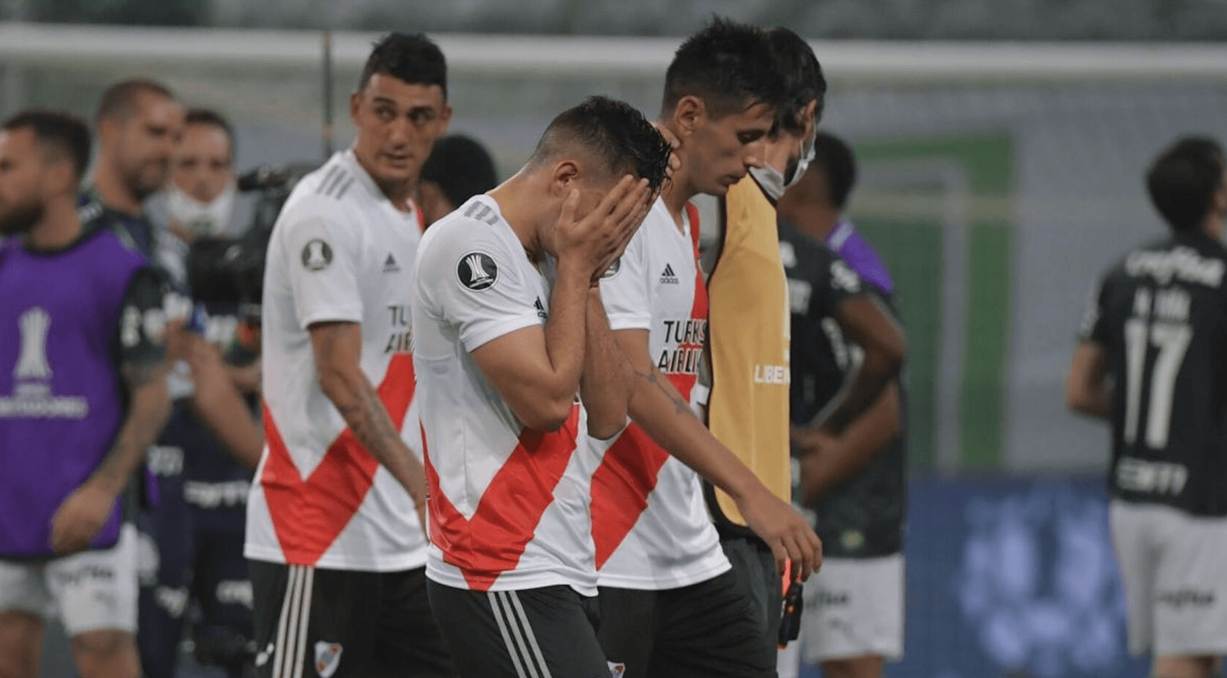 Uno de los futbolistas claves de River Plate tuvo una actitud que se asemejó a una despedida del club.