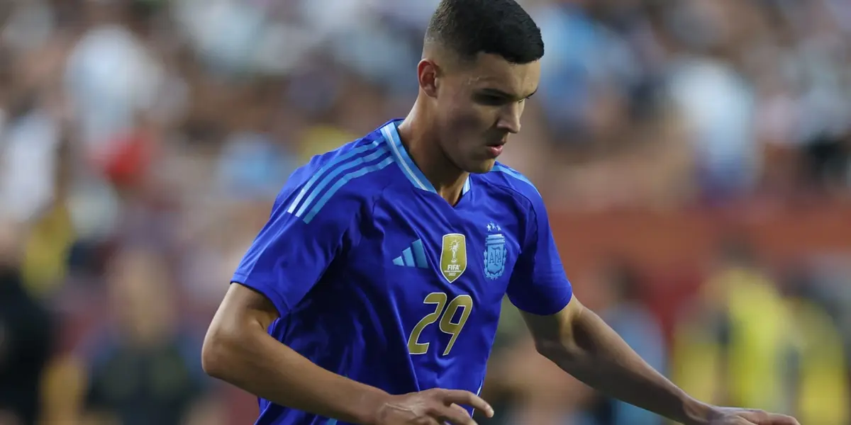 Valentín Carboni jugando con Argentina