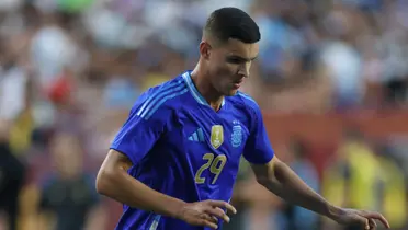 Valentín Carboni jugando con Argentina