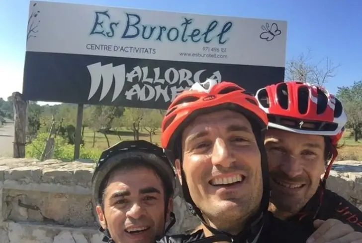 Lionel Scaloni durante su prueba de ciclismo.